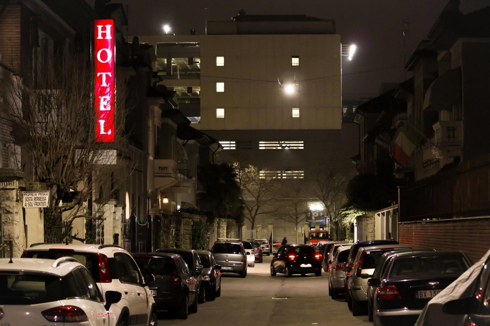 Hotel Rossovino Milano Zewnętrze zdjęcie